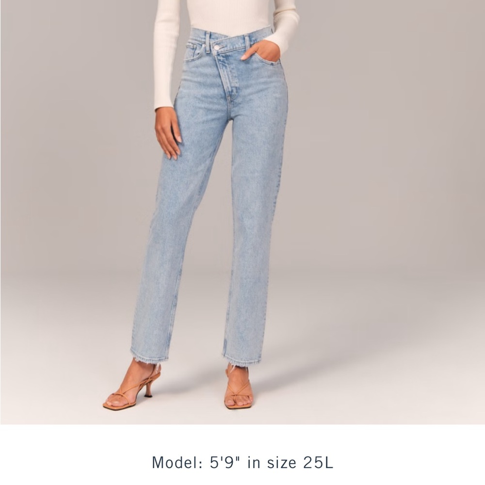 Abercrombie The 90s Straight Ultra High Rise Curve Love Cross Over Waist Jeans